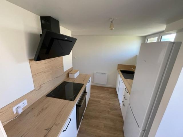 Entier Independant Dans Maison Calme Avec Jardin Barbecue Face Aux Vignes Pouvant Accueillir Cette Personne Tres Bien Si Tu Es A 5 Minutes De Saint-emilion 5 Minutes Du Centre-ville De Et 5 Minutes De L'hopital * Libourne
