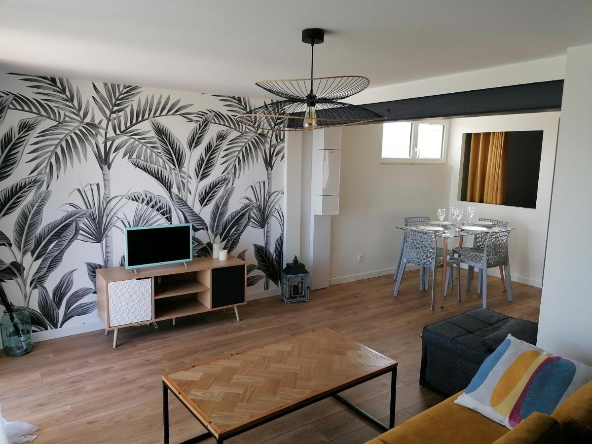 Entier Independant Dans Maison Calme Avec Jardin Barbecue Face Aux Vignes Pouvant Accueillir Cette Personne Tres Bien Si Tu Es A 5 Minutes De Saint-emilion 5 Minutes Du Centre-ville De Et 5 Minutes De L'hopital *