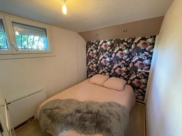 Apartment Entier Independant Dans Maison Calme Avec Jardin Barbecue Face Aux Vignes Pouvant Accueillir Cette Personne Tres Bien Si Tu Es A 5 Minutes De Saint-emilion 5 Minutes Du Centre-ville De Et 5 Minutes De L'hopital