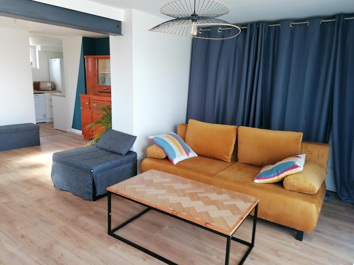 Apartment Entier Independant Dans Maison Calme Avec Jardin Barbecue Face Aux Vignes Pouvant Accueillir Cette Personne Tres Bien Si Tu Es A 5 Minutes De Saint-emilion 5 Minutes Du Centre-ville De Et 5 Minutes De L'hopital Libourne